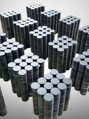 최신 회사 블로그 Experience Powerful Magnets: N42 Long Industrial Neodymium 75 x 10 x 3mm Magnets