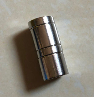주문 은 광택 색깔 네오디뮴 자석 강한 원판 N35 급료 18mm x 15mm online manufacture